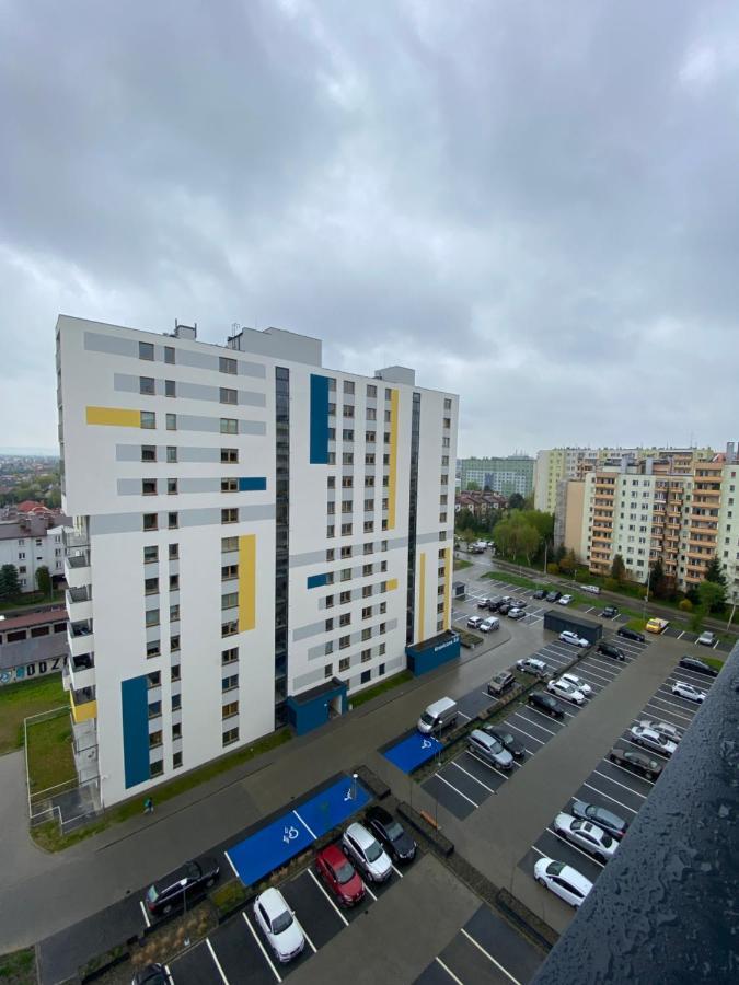 Apartamenty Magia Z Bezplatnym Parkingiem I Klimatyzacja Rzeszow Ngoại thất bức ảnh