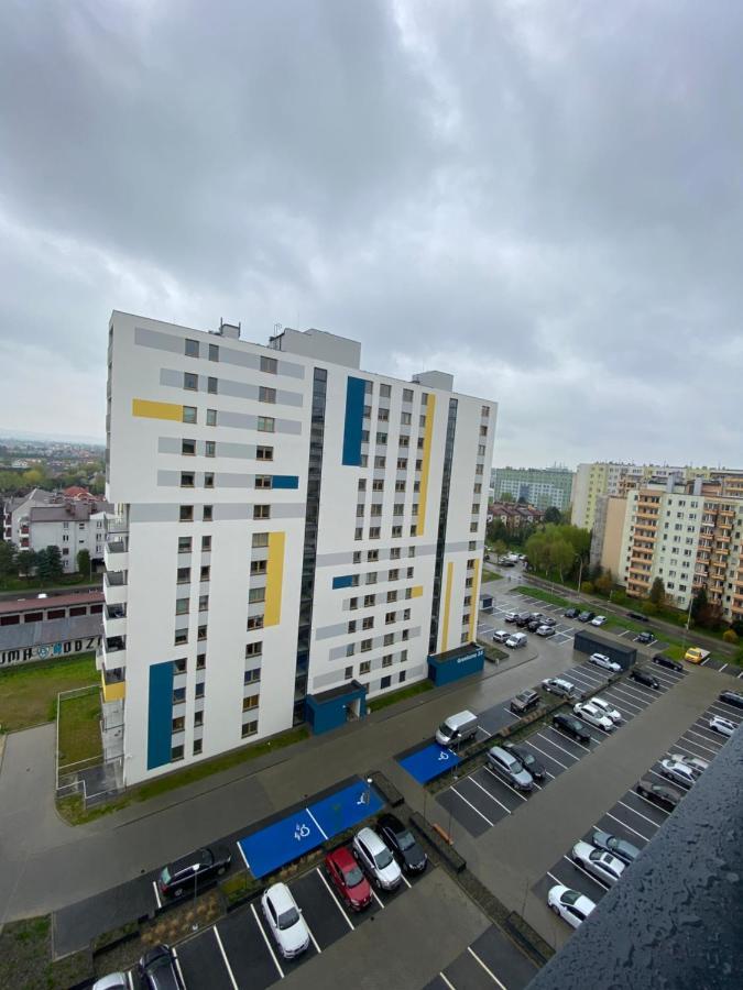 Apartamenty Magia Z Bezplatnym Parkingiem I Klimatyzacja Rzeszow Ngoại thất bức ảnh
